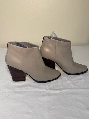 Cole Haan, Women’s ankle bootie, Gray, size 8B